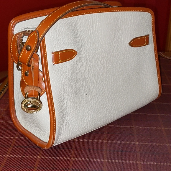 Dooney and Bourke vintage crossbody bag - Picture 4 of 6